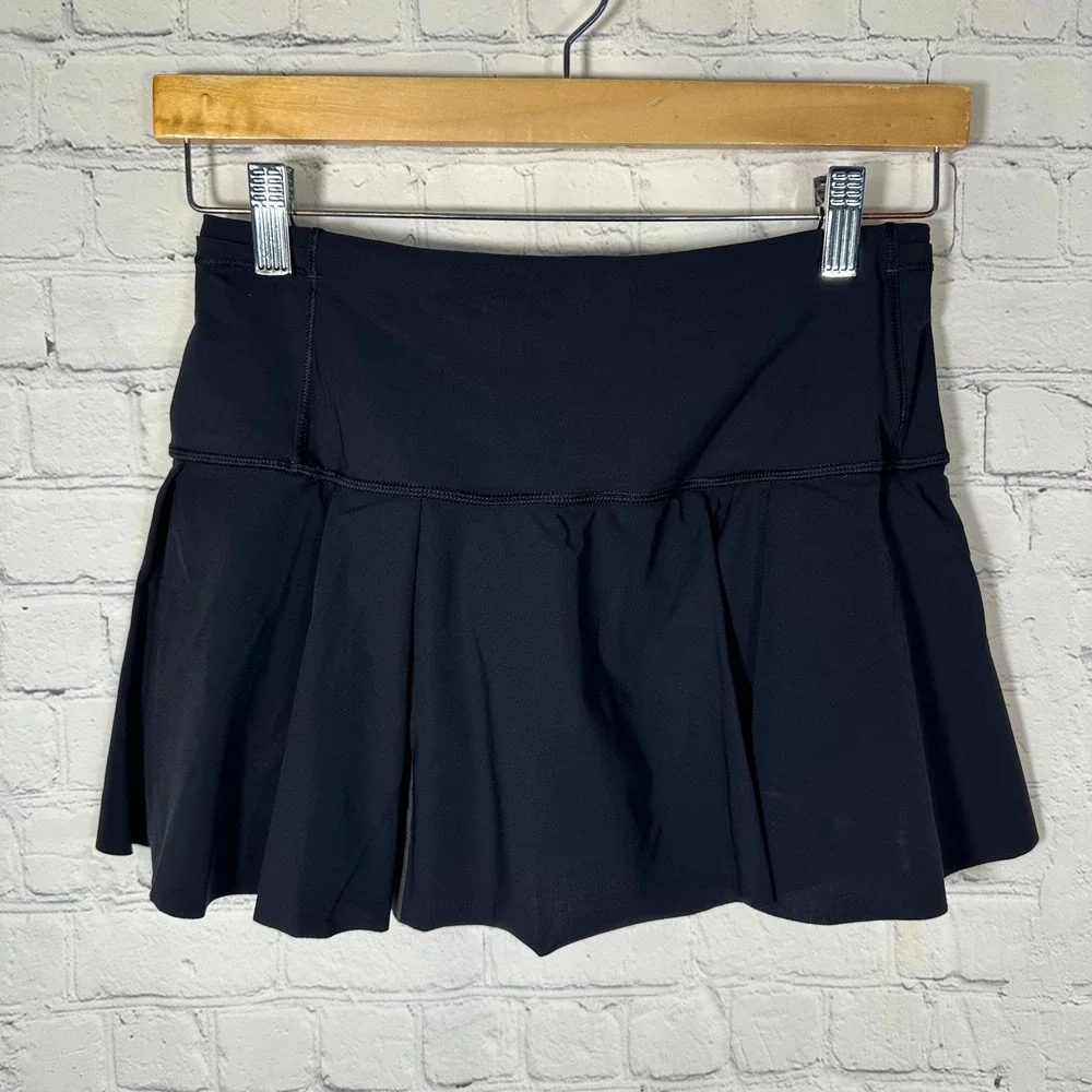 Lululemon Pace Rival Skirt Black Pleated Athletic Tennis Skort Womens Size 4